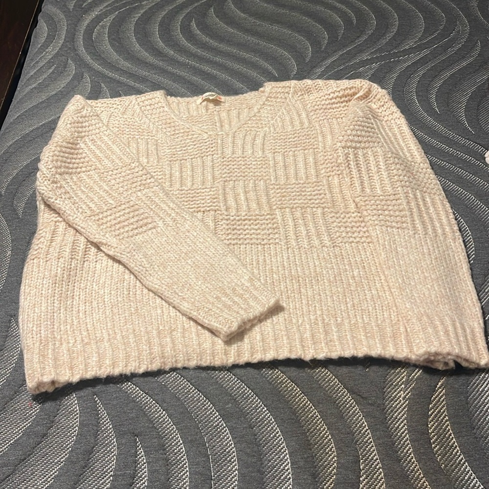 NWOT Magnolia Boutique V-Neck Sweater